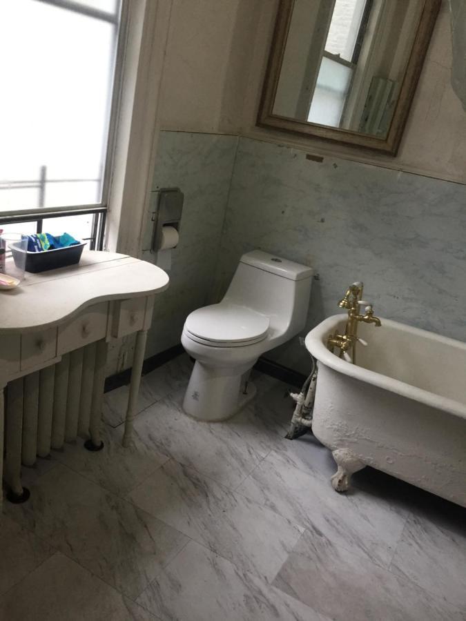 Private Room In Manhattan Нью-Йорк Экстерьер фото